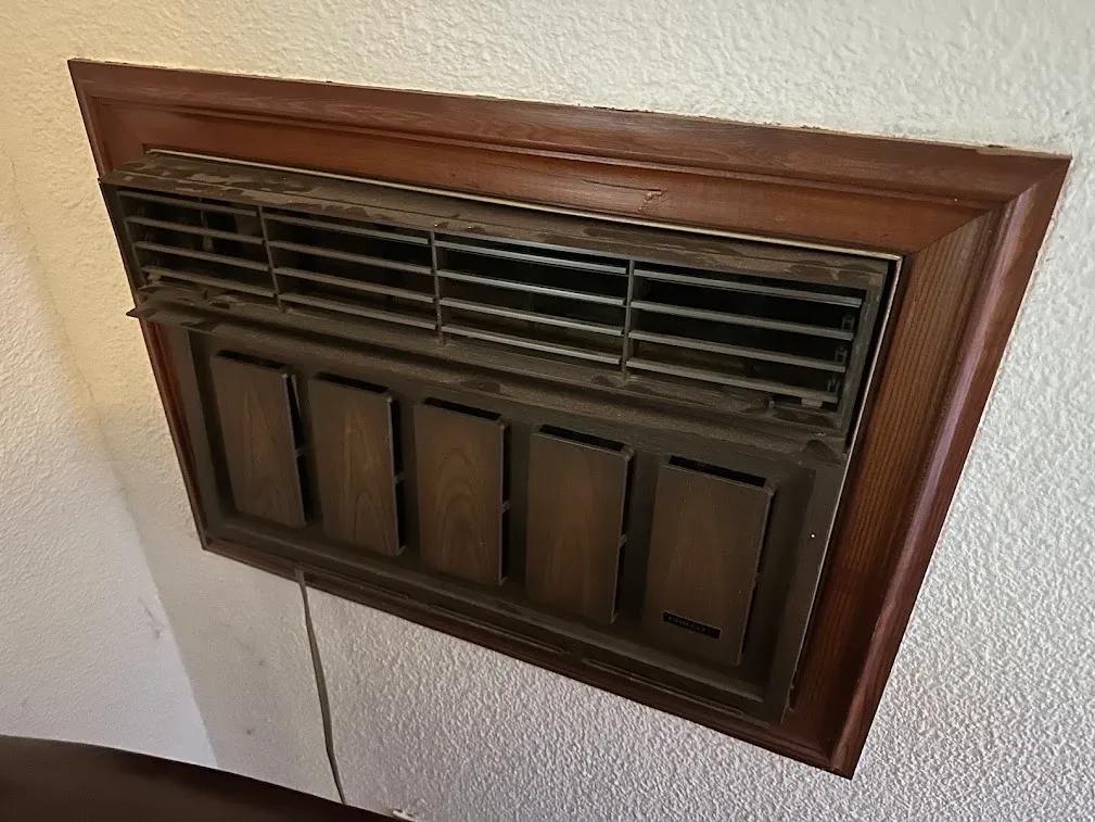 Philco (ventana, mueble de madera) — foto 1